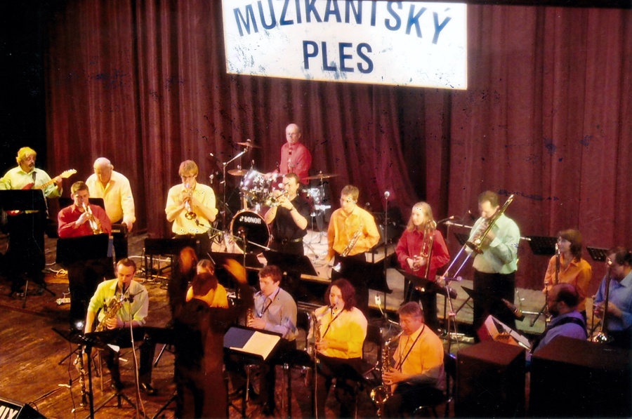 Muzikantský ples v Havlíčkově Brodě - 2009, sál Ostrova