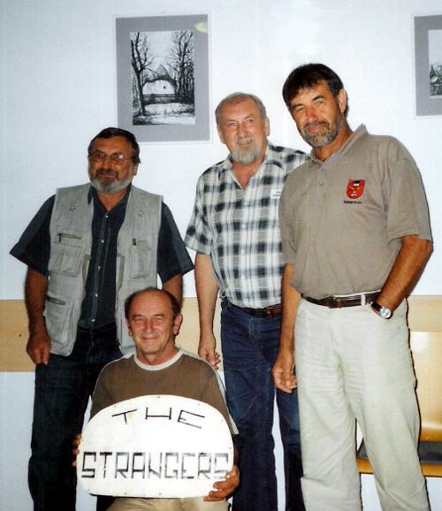 The Strangers v roce 2007. Zleva: † Pavel 'Koksa' Uhlík, Vlastimil Čejka, Jiří Kučera a dole † Luboš Mašík